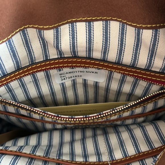 Dooney and Bourke nylon shoulder bag. New, never used - Picture 7 of 7